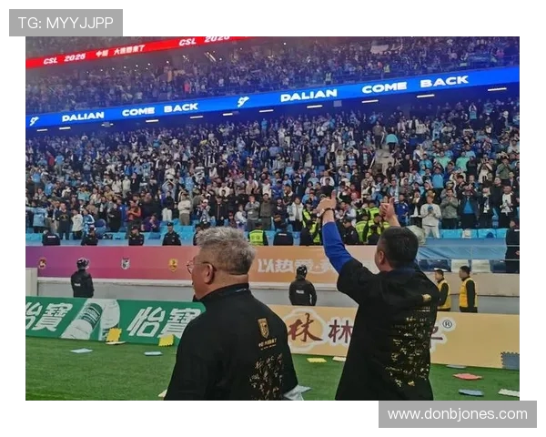 恩怨重逢！梭鱼湾球迷赛前另类 “问候” 前恒大门将霍深坪